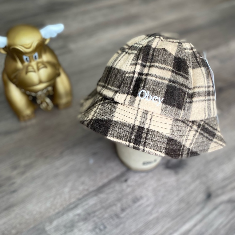 NWT Obey Grand Bucket Hat